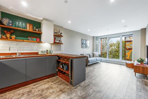 2, Portree House Stromness Walk, London, W3 6GW