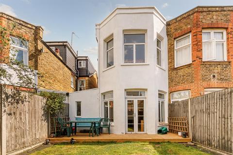 9 Denehurst Gardens, London, W3 9QY