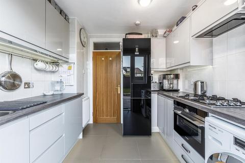 28 Canada Road, London, W3 0NP