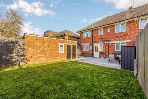 28 Canada Road, London, W3 0NP