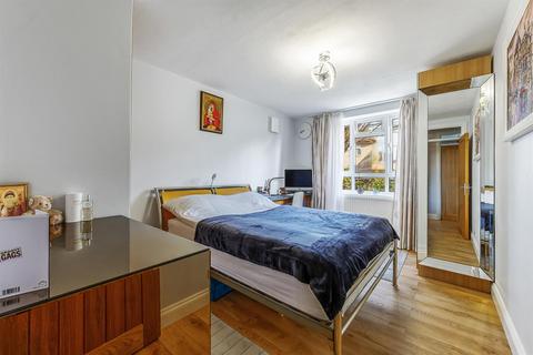 28 Canada Road, London, W3 0NP