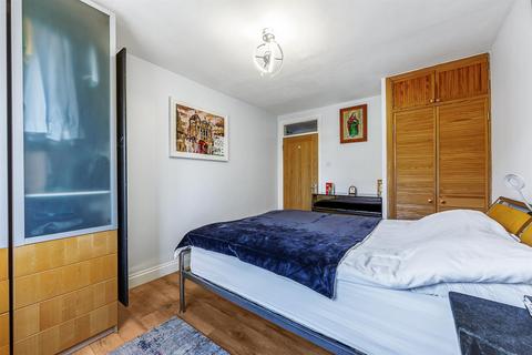 28 Canada Road, London, W3 0NP