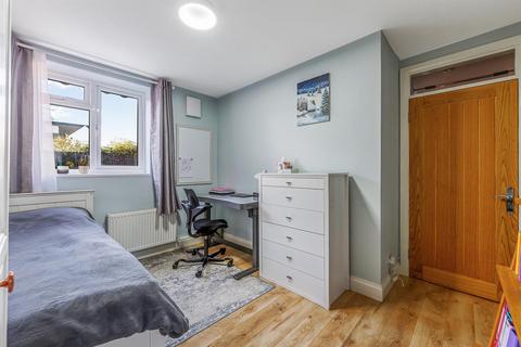 28 Canada Road, London, W3 0NP
