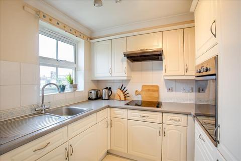 2 bedroom flat for sale, Horn Lane, London