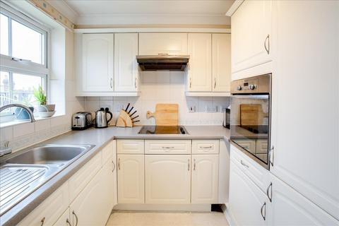 2 bedroom flat for sale, Horn Lane, London