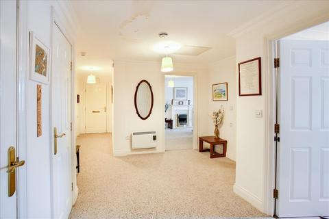 2 bedroom flat for sale, Horn Lane, London