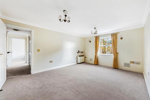 2 bedroom flat for sale, The Vale, London