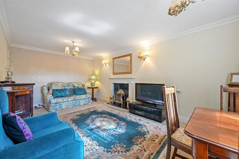 1 bedroom flat for sale, Horn Lane, London