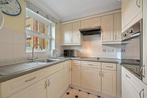 1 bedroom flat for sale, Horn Lane, London