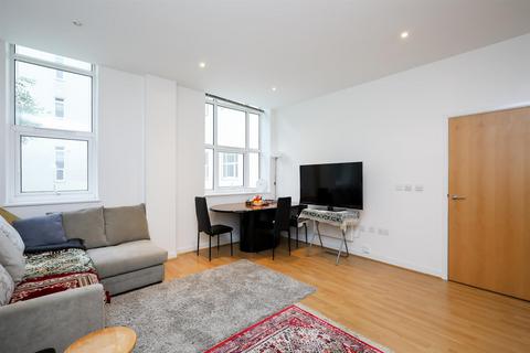 2 bedroom flat for sale, Bromyard Avenue Acton