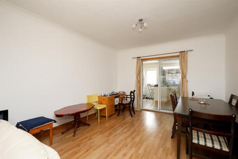 40 Hill Rise, Greenford, UB6 8PB