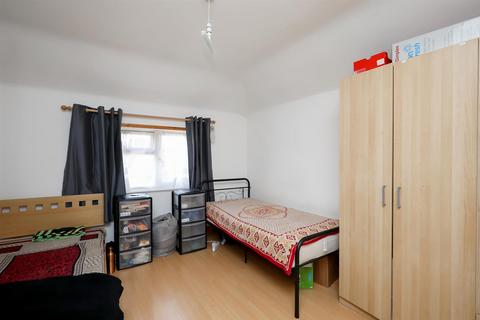 40 Hill Rise, Greenford, UB6 8PB