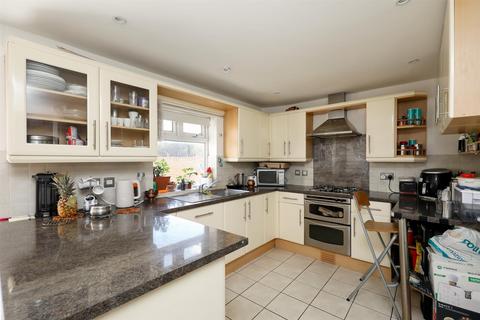 40 Hill Rise, Greenford, UB6 8PB