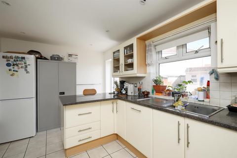 40 Hill Rise, Greenford, UB6 8PB