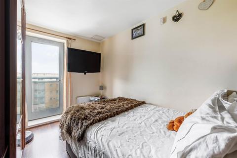 2 bedroom flat for sale, Taywood Road Northolt