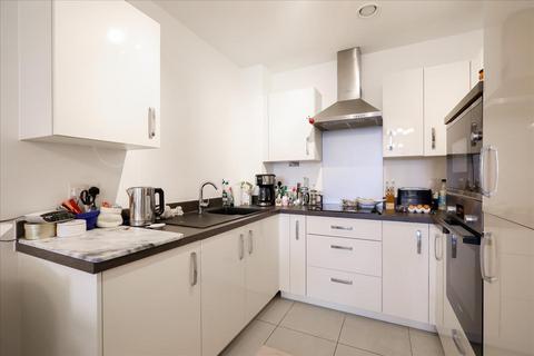 2 bedroom ground floor flat for sale, Twickenham Road, Isleworth