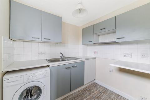 Studio for sale, Ealing Road Brentford