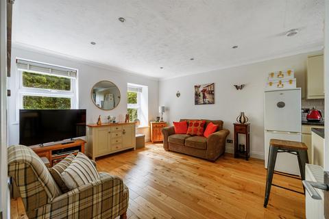 101 Manor Vale, Brentford, TW8 9JN