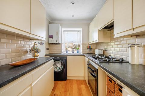 101 Manor Vale, Brentford, TW8 9JN
