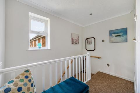 101 Manor Vale, Brentford, TW8 9JN