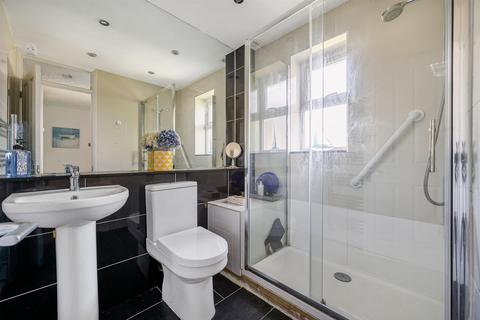 101 Manor Vale, Brentford, TW8 9JN