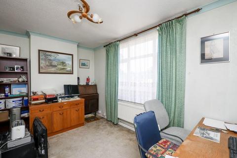 3 bedroom end of terrace house for sale, Rose Gardens, London