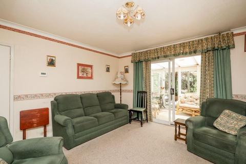 3 bedroom end of terrace house for sale, Rose Gardens, London