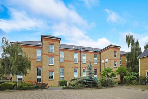 Pulteney Close, Isleworth