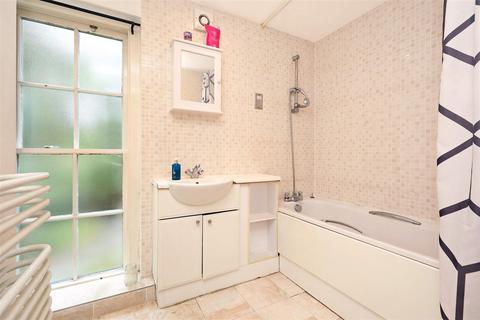 13 Pulteney Close, Isleworth, TW7 6PX