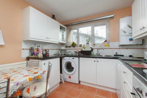 16 Wessex Lane, Greenford, UB6 8XB