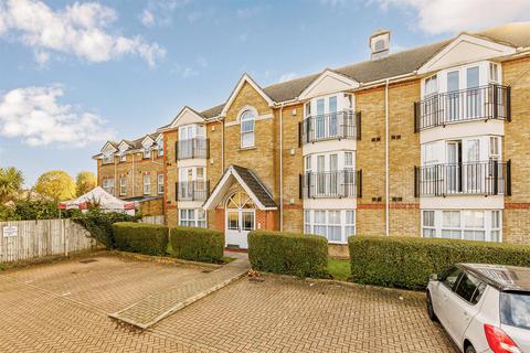 2 bedroom flat for sale, Draper Close, Isleworth