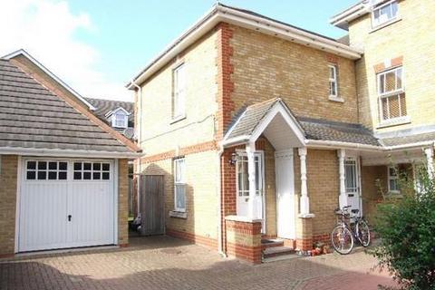 2 bedroom maisonette to rent, Honnor Gardens, Isleworth