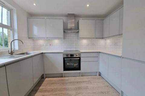 2 bedroom maisonette to rent, Honnor Gardens, Isleworth