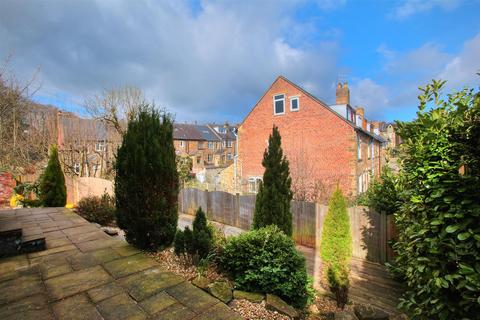 3 bedroom house to rent, Armthorpe Road, Sheffield S11