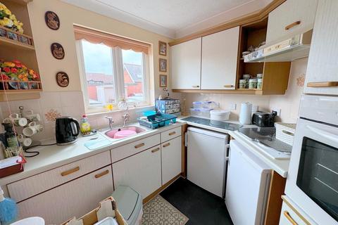 1 bedroom retirement property for sale, St. Leonards Road, Eastbourne