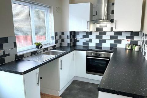 2 bedroom end of terrace house to rent, Clos Cilsaig, Dafen, Llanelli, Carmarthenshire. SA14 8QU