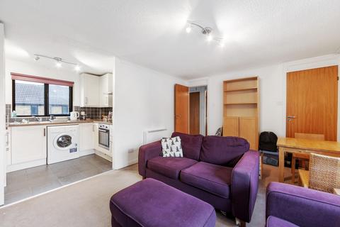 2 bedroom apartment to rent, Hamilton Close, London, SE16