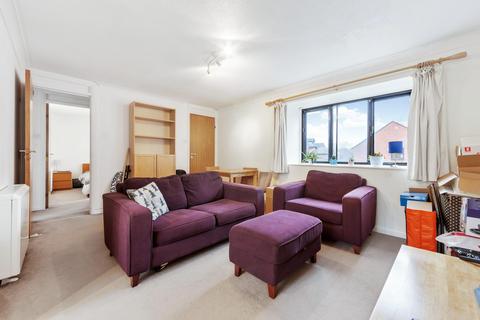 2 bedroom apartment to rent, Hamilton Close, London, SE16