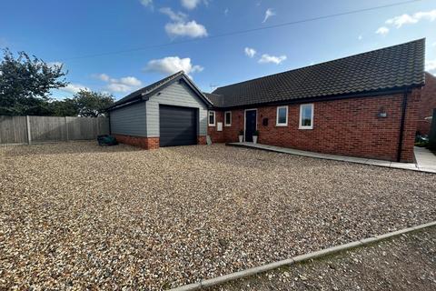 3 bedroom detached bungalow to rent, The Street, Bury St. Edmunds IP28