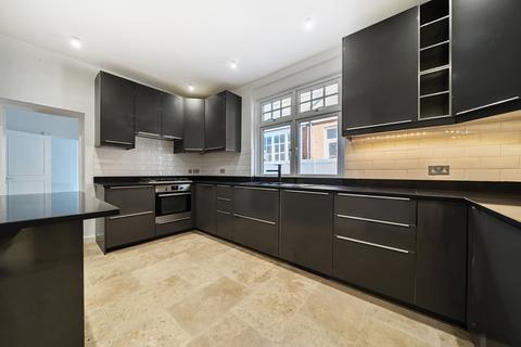 5 bedroom detached house for sale, London Lane, Bromley