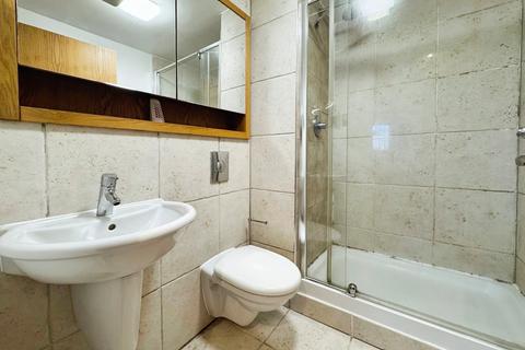 2 bedroom flat to rent, Magellan House, Armouries Way, Leeds, UK, LS10