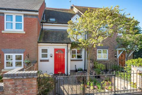 2 bedroom terraced house to rent, High Street, Henley-In-Arden B95