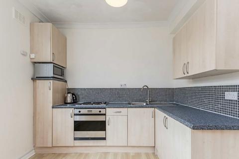 1 bedroom flat to rent, Replingham Road, London SW18