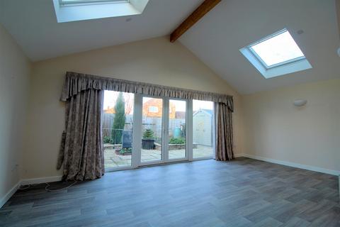 2 bedroom detached bungalow for sale, Hawthorn Road, Gayton, King's Lynn