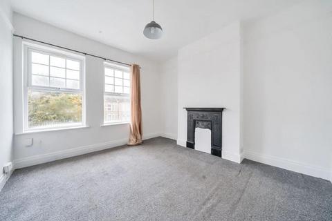 4 bedroom terraced house to rent, St. Fillans Road, London SE6