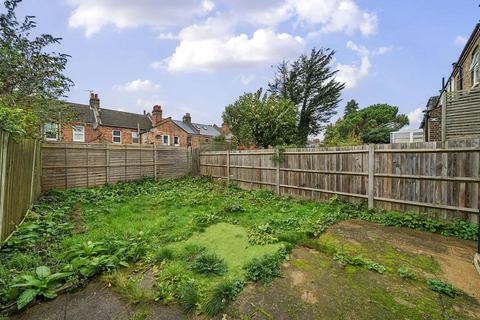 4 bedroom terraced house to rent, St. Fillans Road, London SE6