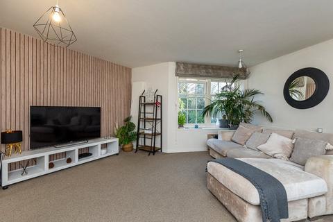 2 bedroom apartment for sale, Old School Close, REDHILL, Surrey, RH1