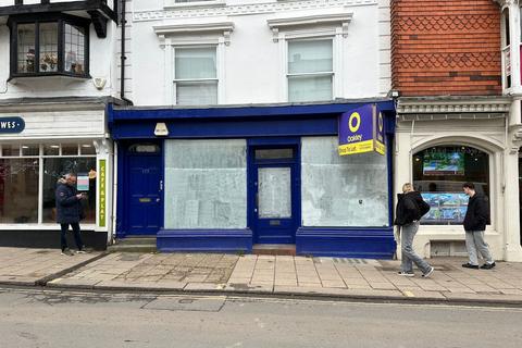 Retail property (high street) to rent, Lewes BN7