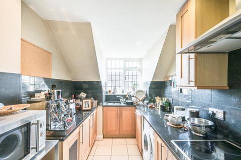 2 bedroom flat for sale, Tudor Close, London, NW3