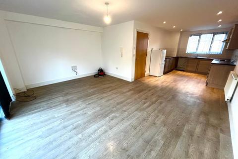 3 bedroom terraced house to rent, Lakeside Rise, Manchester M9